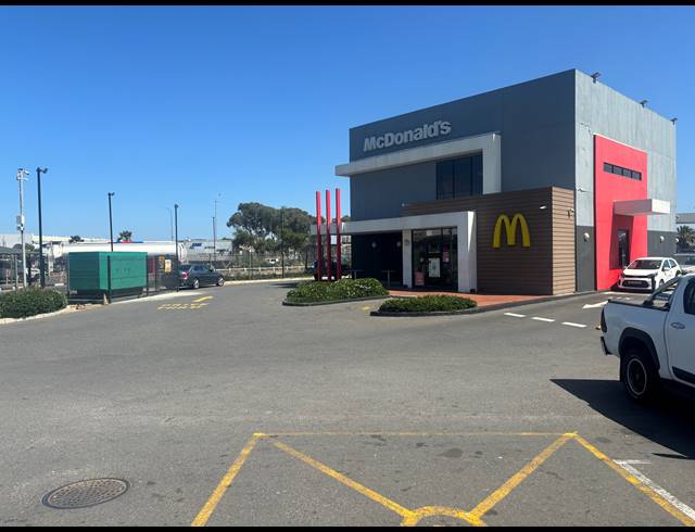 235M² RETAIL TO LET IN EPPING INDUSTRIAL